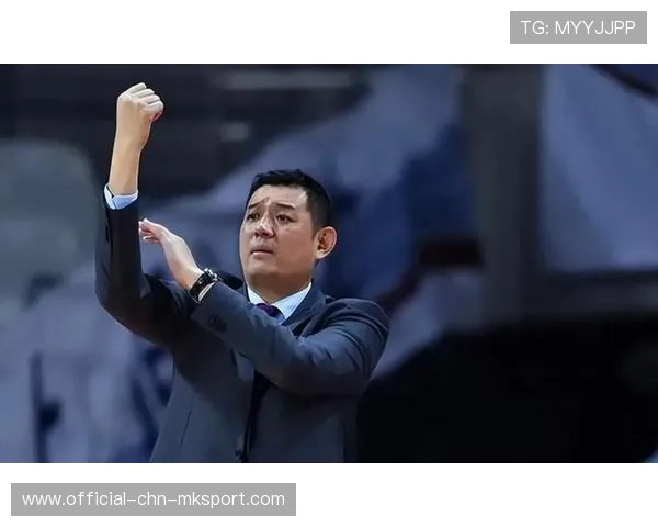 球队教练强调年轻球员培养并给出机会，球员 教练